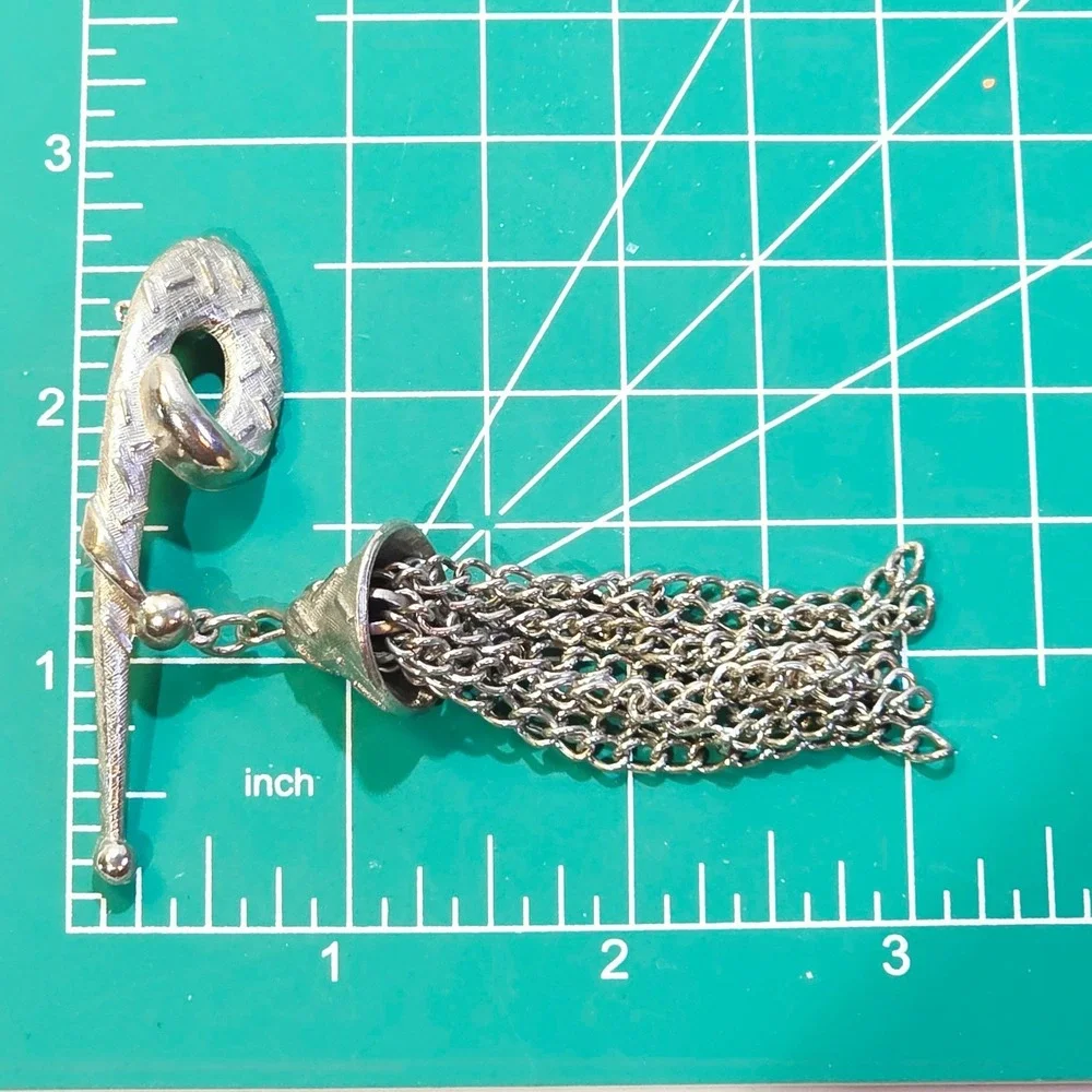 Vintage Textured Silver Tone Metal Bell Shape Tassel Dangle Brooch Pin
